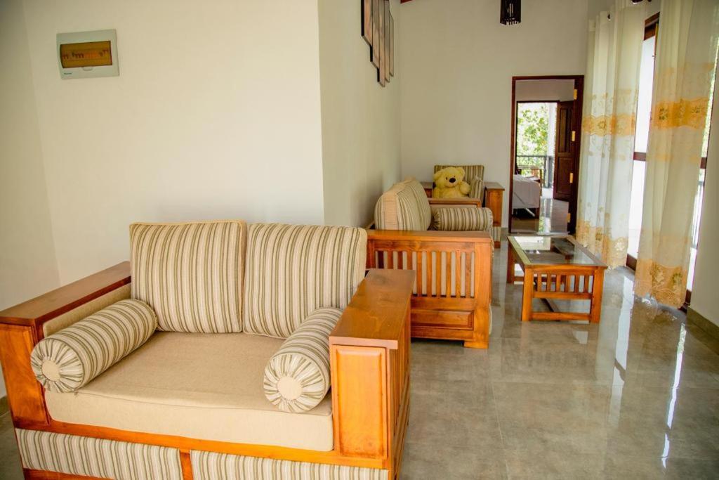 Healand Holiday Bungalow And Restaurant Deniyaya Buitenkant foto