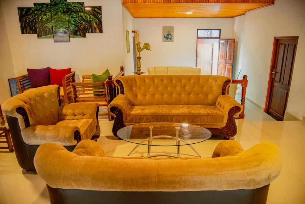 Healand Holiday Bungalow And Restaurant Deniyaya Buitenkant foto