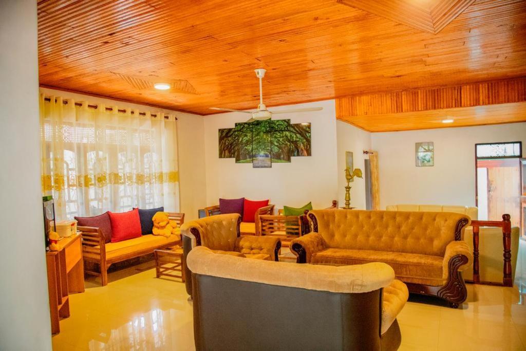 Healand Holiday Bungalow And Restaurant Deniyaya Buitenkant foto