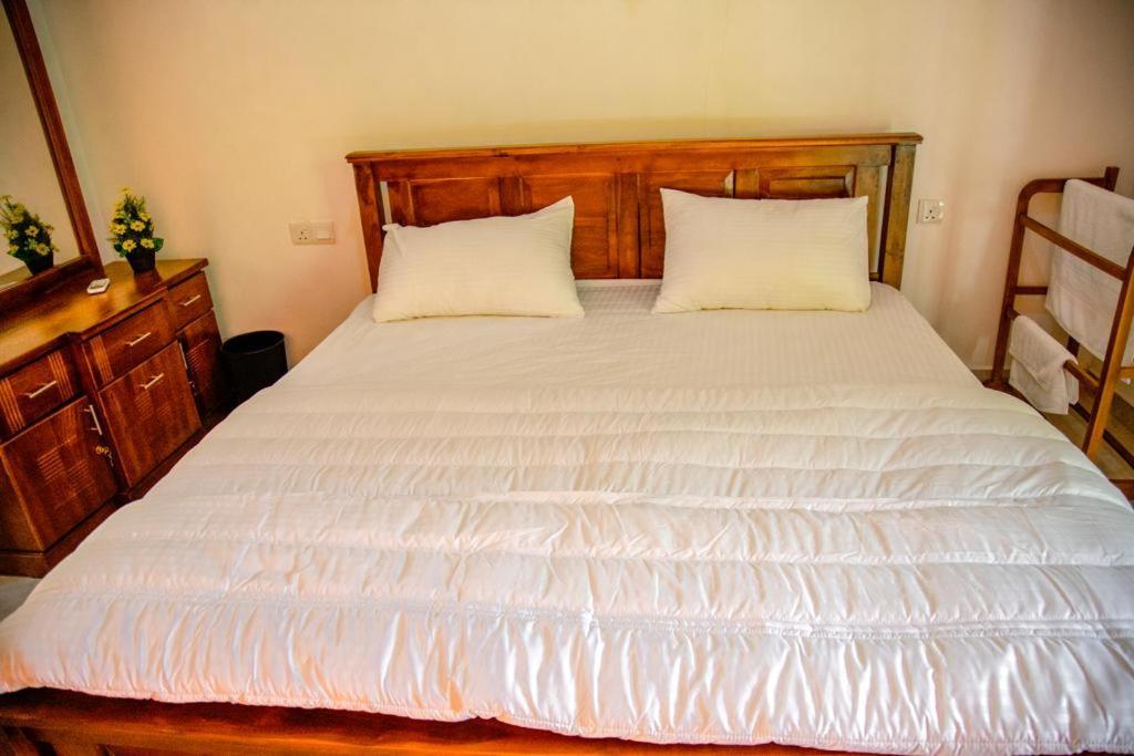 Healand Holiday Bungalow And Restaurant Deniyaya Buitenkant foto