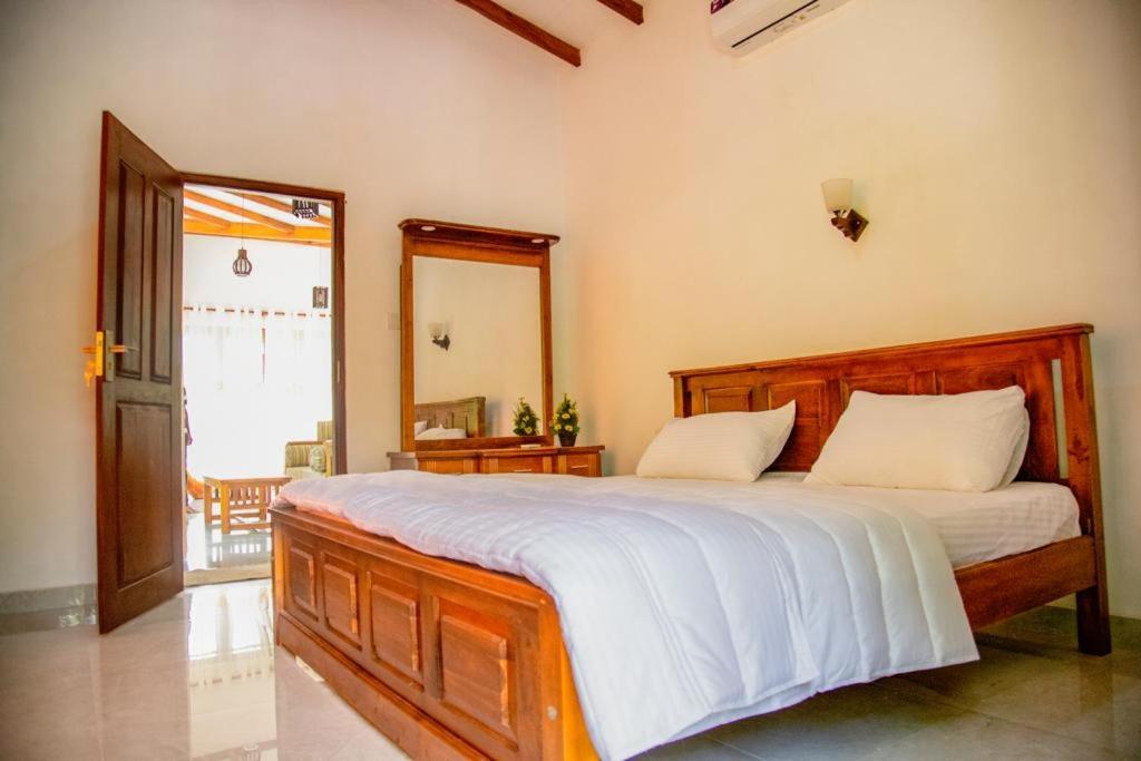 Healand Holiday Bungalow And Restaurant Deniyaya Buitenkant foto